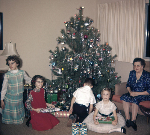 1963_12_24_001_ChristmasEve_Howards